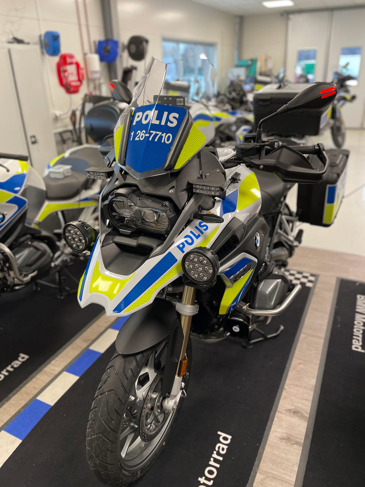 Fronten på en polismotorcykel